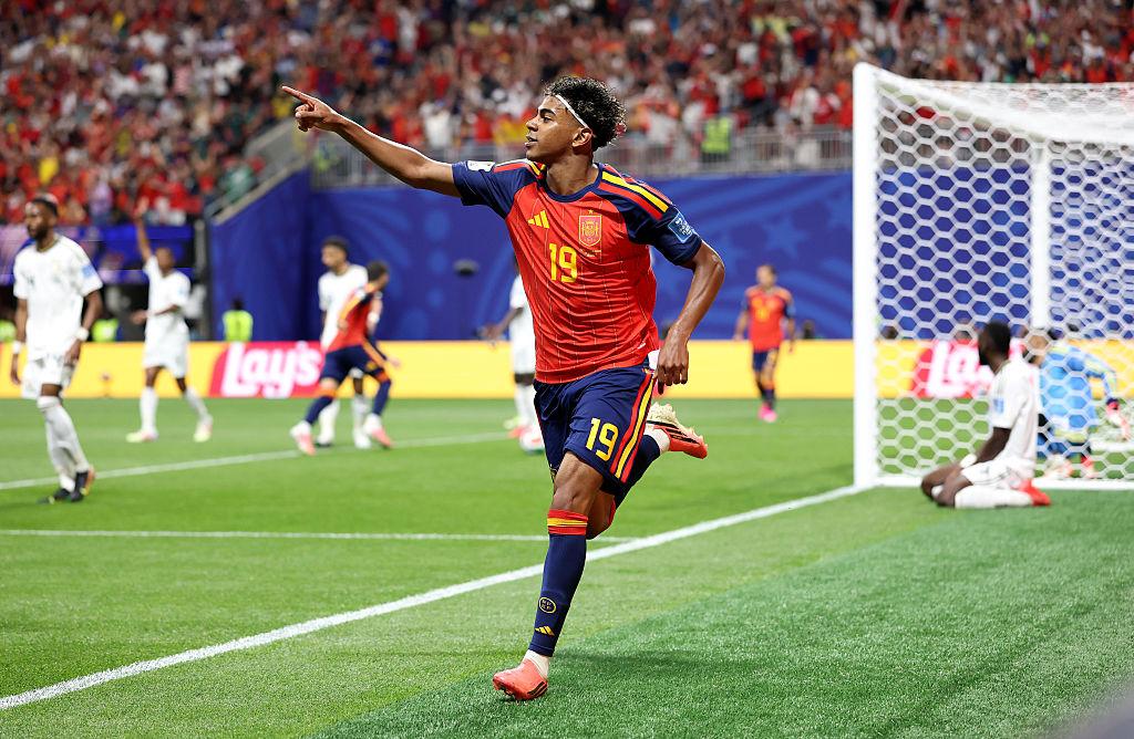 pain Thrash Saudi Arabia 4 0 to Boost World Cup Qualification Hopes